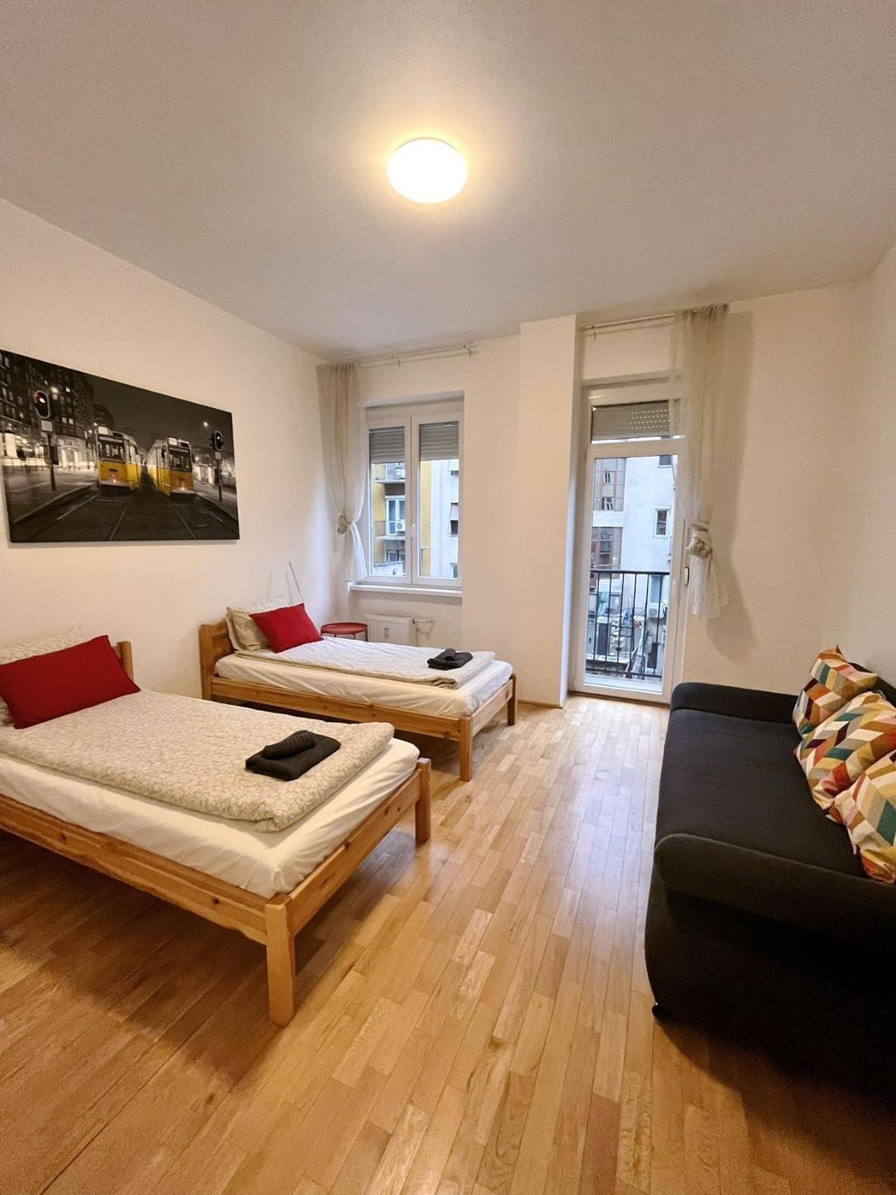 Boutique Family Apartment In The Heart Of City Budapest Exterior foto